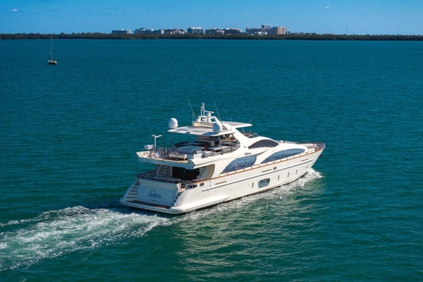 2005 Azimut 105