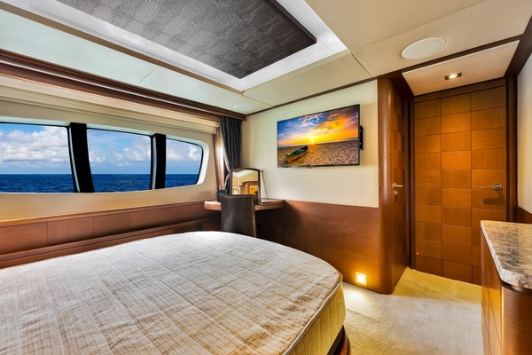 BABIECA 105ft Azimut Yacht For Sale