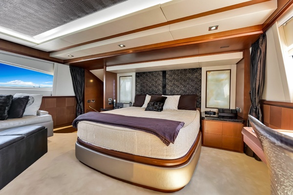 BABIECA 105ft Azimut Yacht For Sale