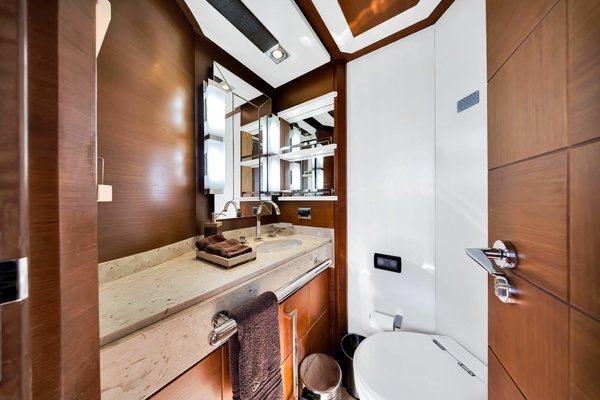 BABIECA 105ft Azimut Yacht For Sale