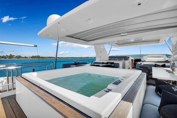 BABIECA 105ft Azimut Yacht For Sale