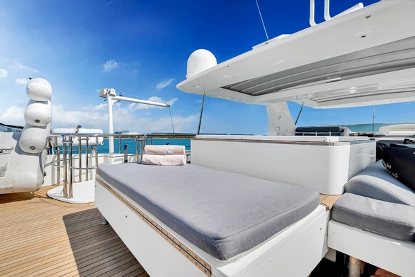 BABIECA 105ft Azimut Yacht For Sale