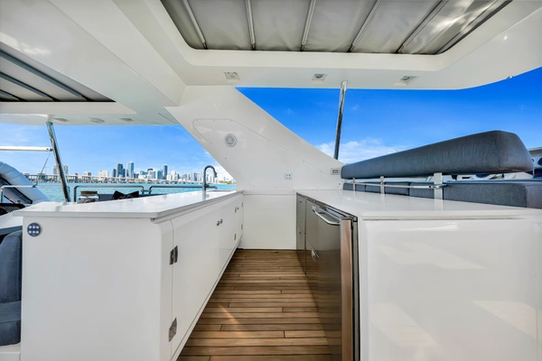 BABIECA 105ft Azimut Yacht For Sale