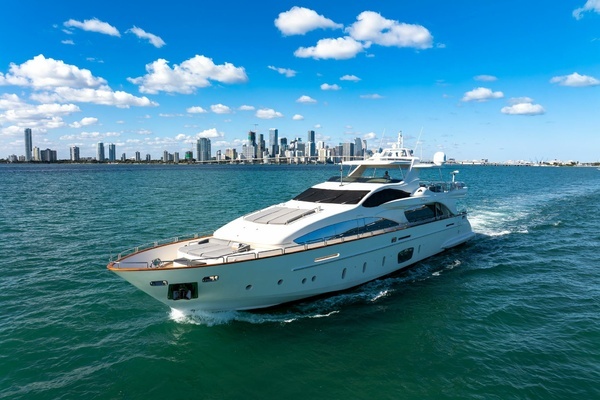 2005 Azimut 105