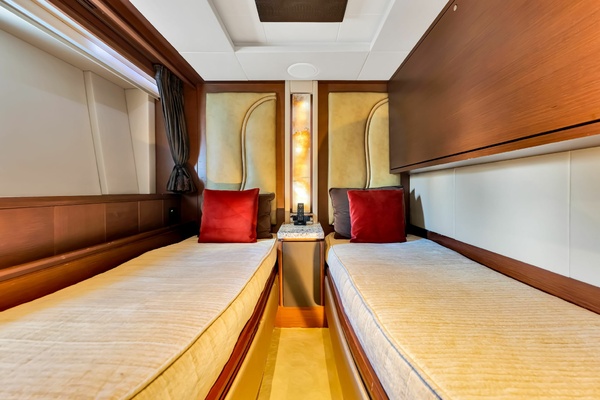 BABIECA 105ft Azimut Yacht For Sale