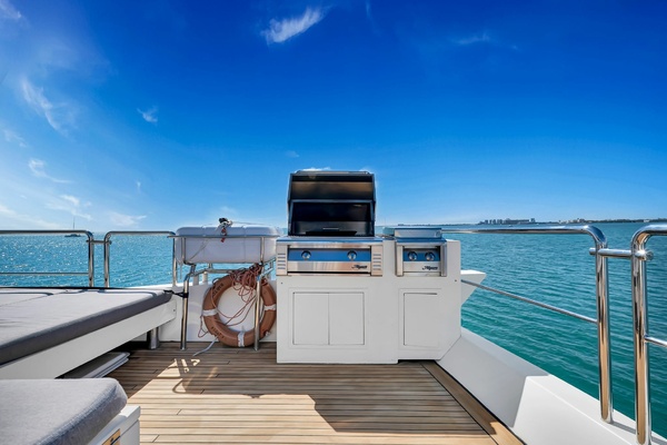 BABIECA 105ft Azimut Yacht For Sale