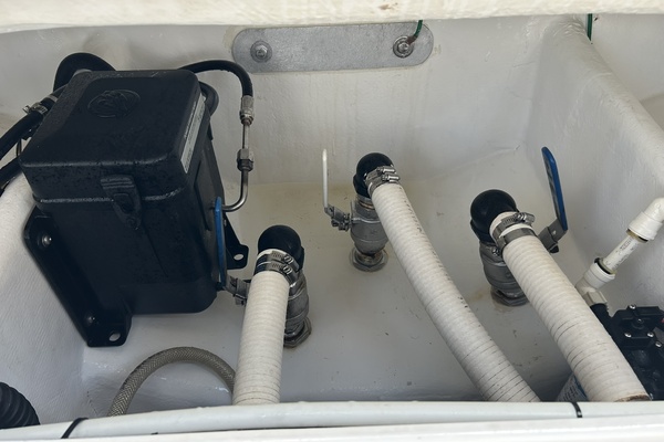23ft Reef Runner Yacht For Sale