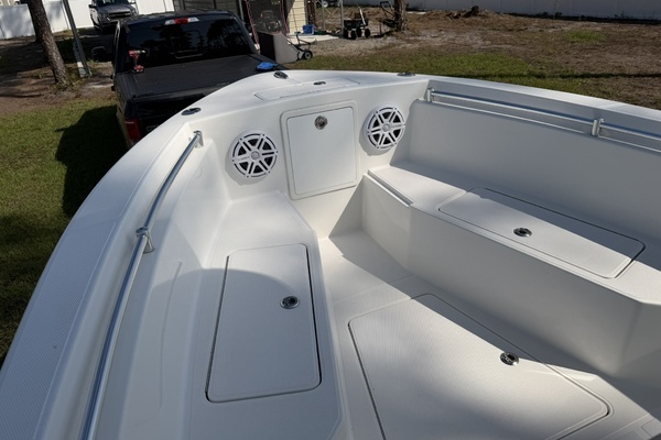 2019 Reef Runner 23