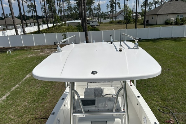 2019 Reef Runner 23