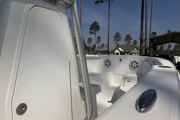 23ft Reef Runner Yacht For Sale