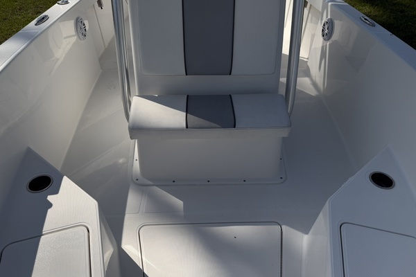 2019 Reef Runner 23