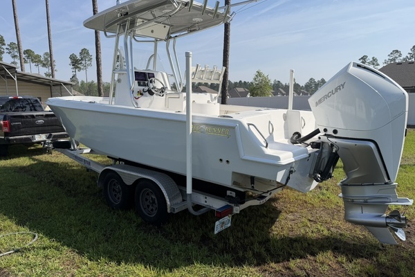 Photo of the 2019 Reef Runner 230XS