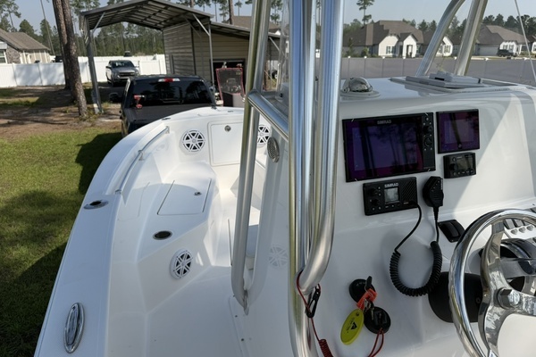 2019 Reef Runner 23