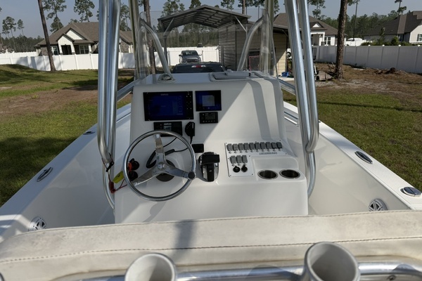 2019 Reef Runner 23