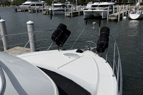 Mist Approach 44ft Carver Yacht For Sale