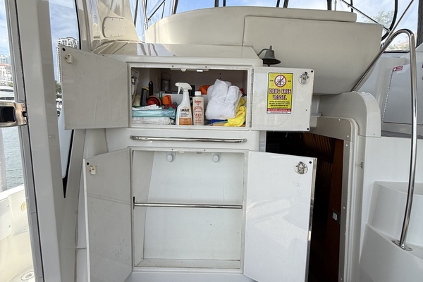 Mist Approach 44ft Carver Yacht For Sale