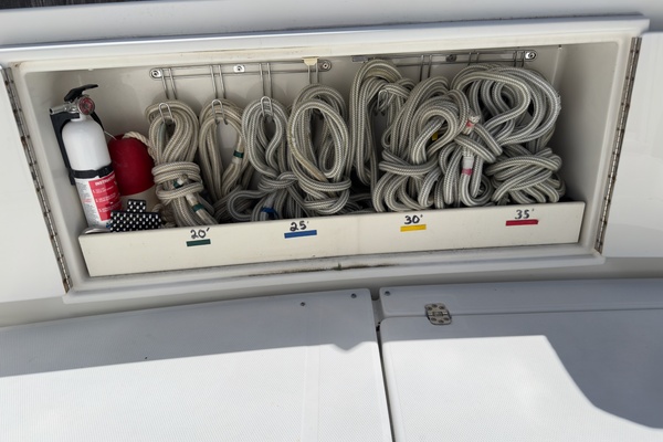 Mist Approach 44ft Carver Yacht For Sale