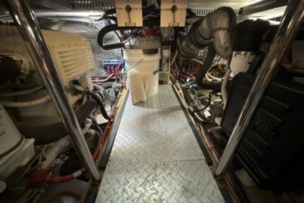 Mist Approach 44ft Carver Yacht For Sale