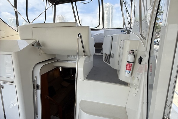 Mist Approach 44ft Carver Yacht For Sale