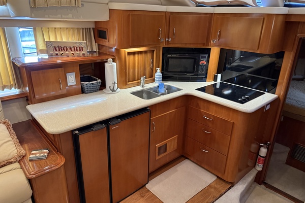 Mist Approach 44ft Carver Yacht For Sale