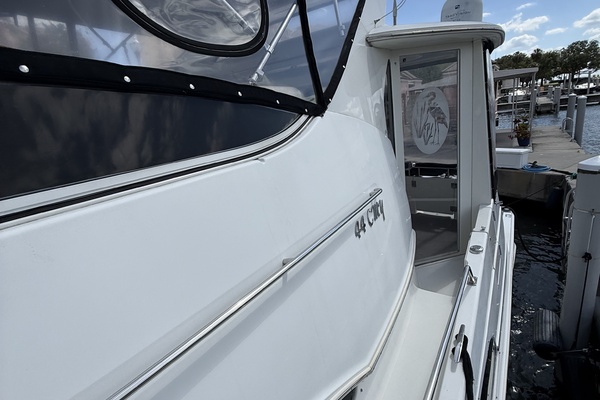 Mist Approach 44ft Carver Yacht For Sale