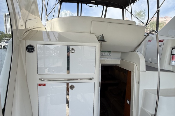 Mist Approach 44ft Carver Yacht For Sale