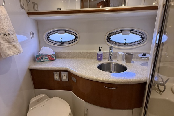 Mist Approach 44ft Carver Yacht For Sale