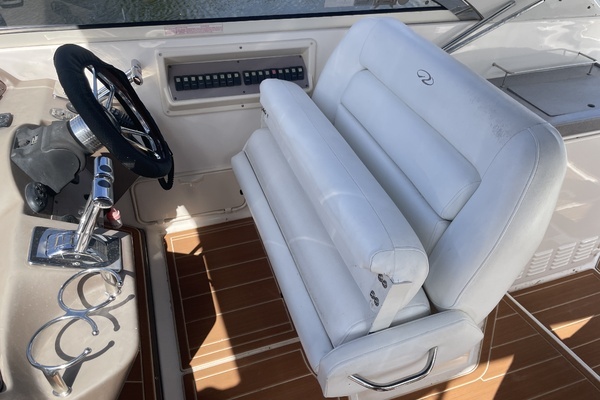 Photo of the 2005 Regal 3560 Express