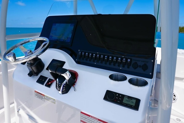 Photo of the 2026 Twin Vee 240 GFX2 CC