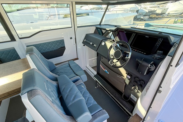 King Itchy 37ft Axopar Yacht For Sale