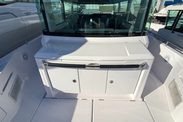 King Itchy 37ft Axopar Yacht For Sale