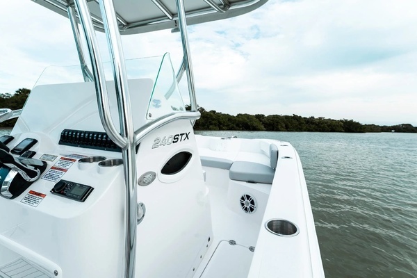 Photo of the 2026 Twin Vee 240 STX CC