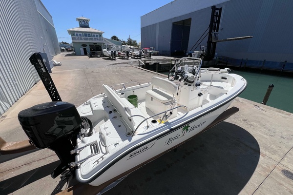 Little Hooker 18ft Boston Whaler Yacht For Sale