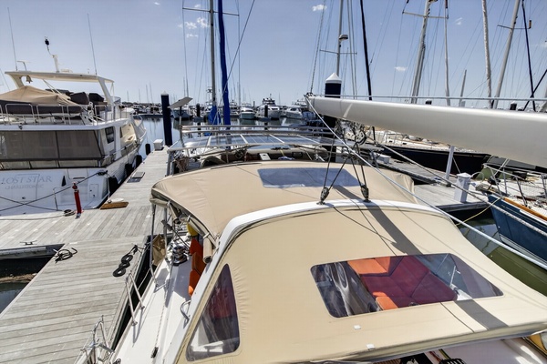 Tartuga 48ft Beneteau Yacht For Sale