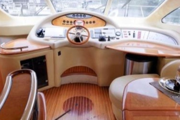 2005 Azimut 65