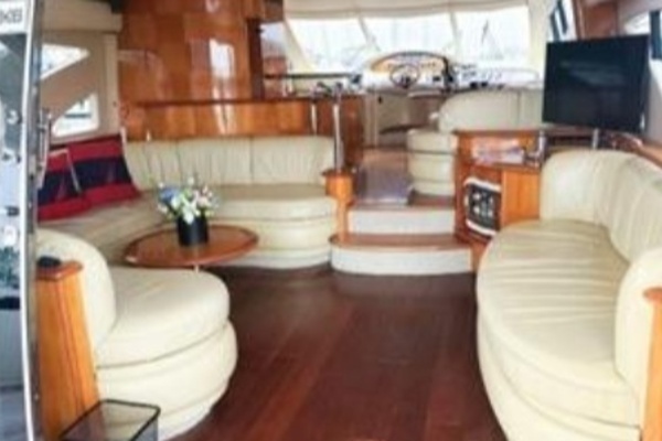 2005 Azimut 65