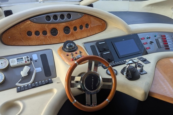 2005 Azimut 65