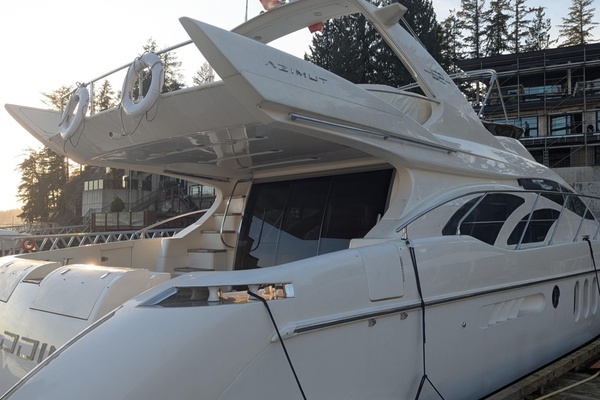 2005 Azimut 65