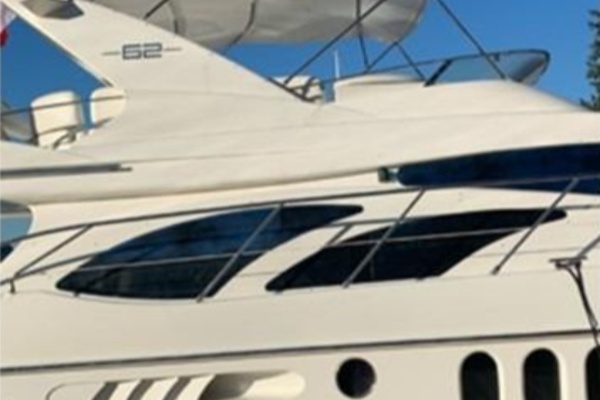 2005 Azimut 65