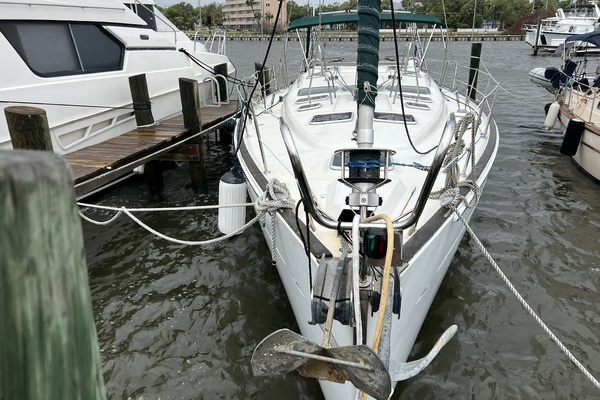 Photo of the 2001 Beneteau Oceanis 473 "Closer to Fine"