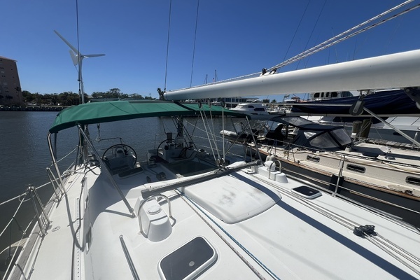 Photo of the 2001 Beneteau Oceanis 473 "Closer to Fine"
