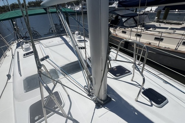 Photo of the 2001 Beneteau Oceanis 473 "Closer to Fine"