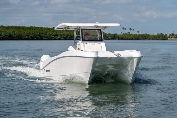 Photo of the 2026 Twin Vee 260 STX CC