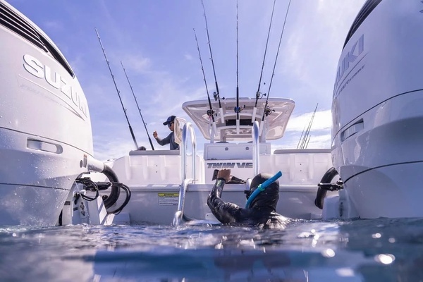 Photo of the 2026 Twin Vee 280 GFX2 CC