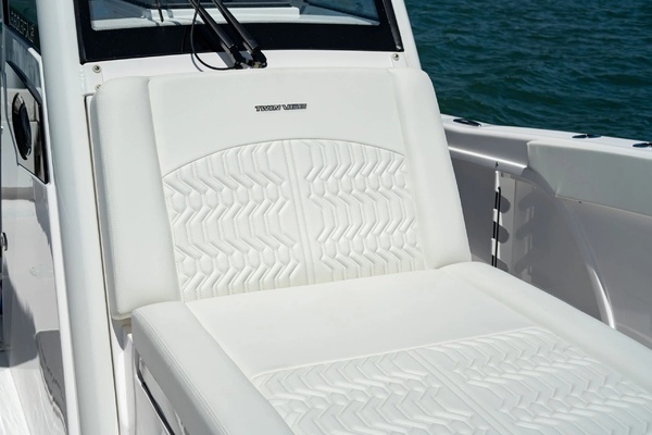 Photo of the 2026 Twin Vee 280 GFX2 CC