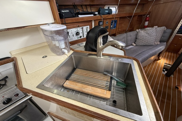 Makai 32ft Catalina Yacht For Sale