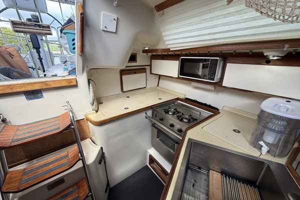 Makai 32ft Catalina Yacht For Sale