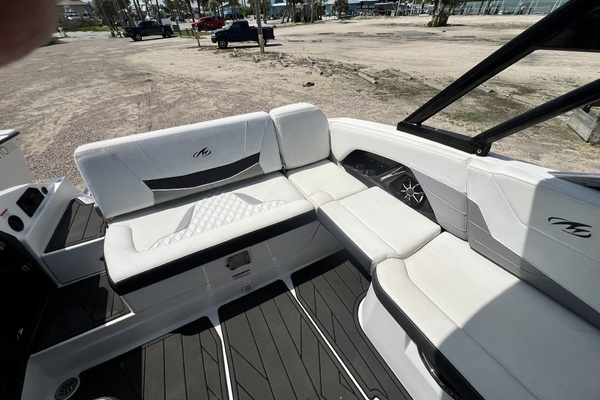 Blue Bayou 26ft Monterey Yacht For Sale