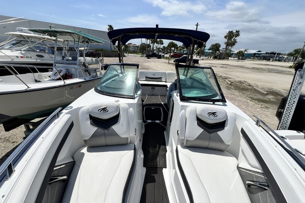 Blue Bayou 26ft Monterey Yacht For Sale