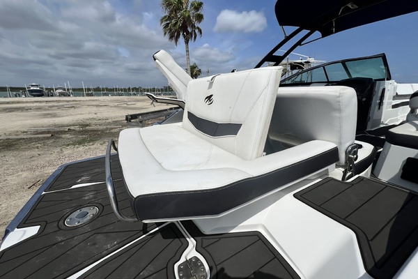 Blue Bayou 26ft Monterey Yacht For Sale
